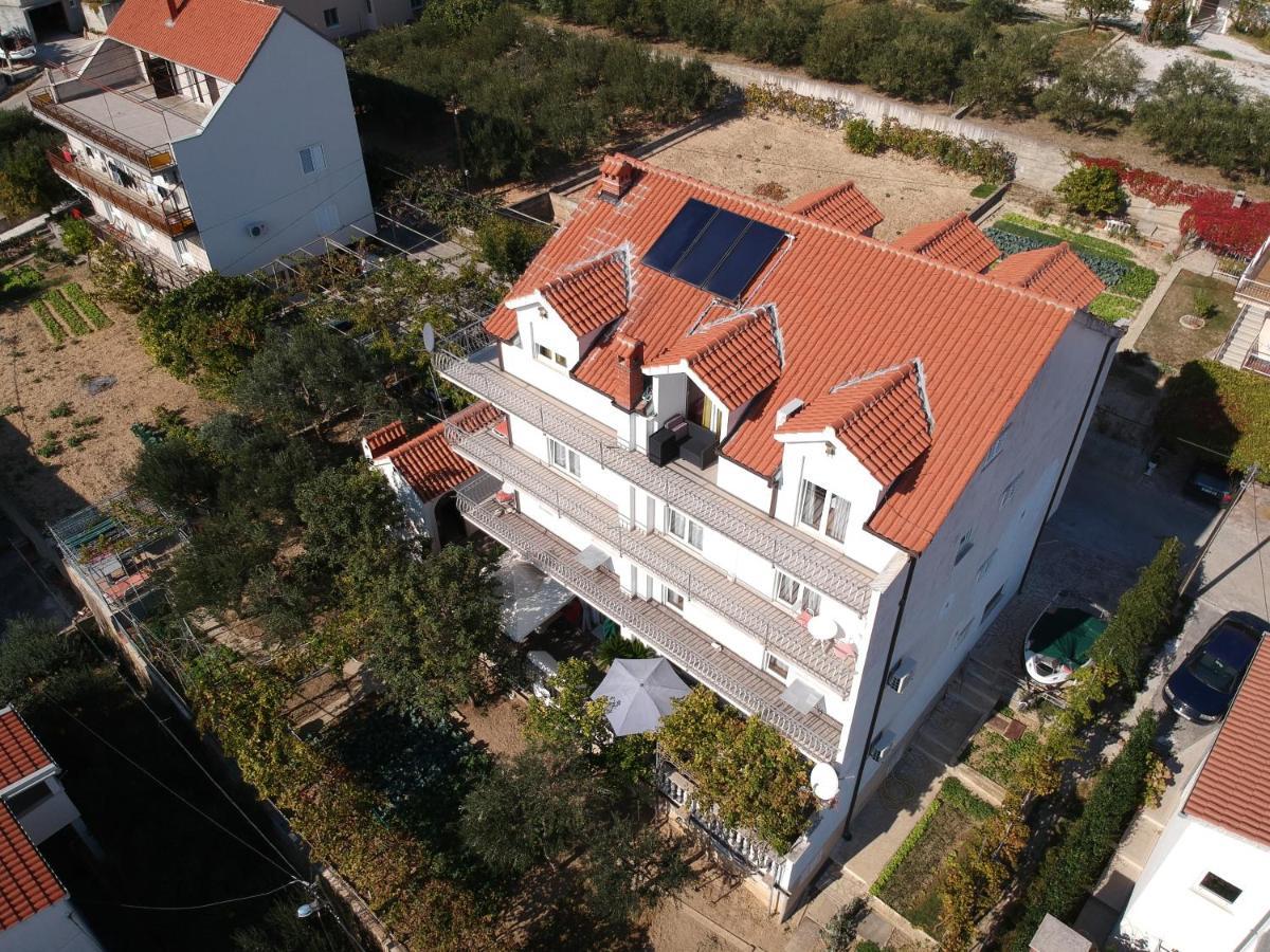Villa Milic*** Donji Seget Exterior photo